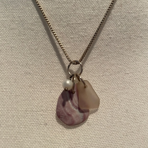 Jewelry - 925 silver necklace with shell, sea glass and pearl charms